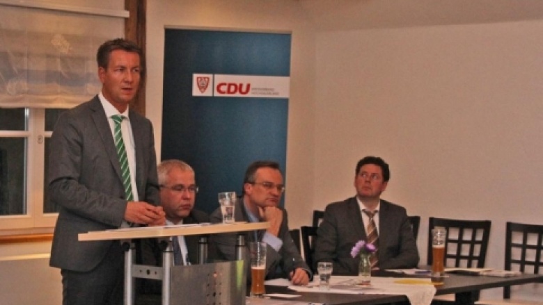 Gut besuchte Mitgliederversammlung bestätigt Vorstand und blickt auf 70 Jahre CDU in NRW zurück