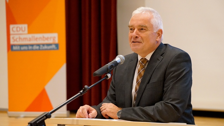Bernhard Halbe bei seinem Grußwort.