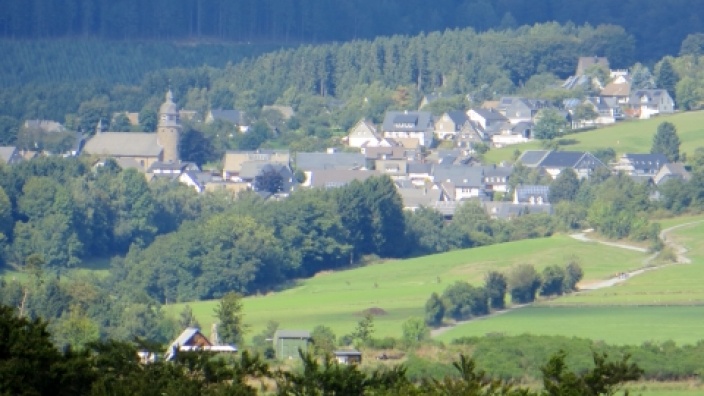 Blick von der Almert auf Holthausen: einer von über 80 Orten unter 2.000 Einwohnern in unserer Stadt