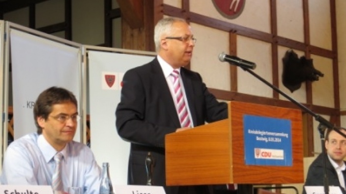 Dr. Karl Schneider mit 98,6 % erneut zum Landratskandidaten der CDU-HSK gewählt